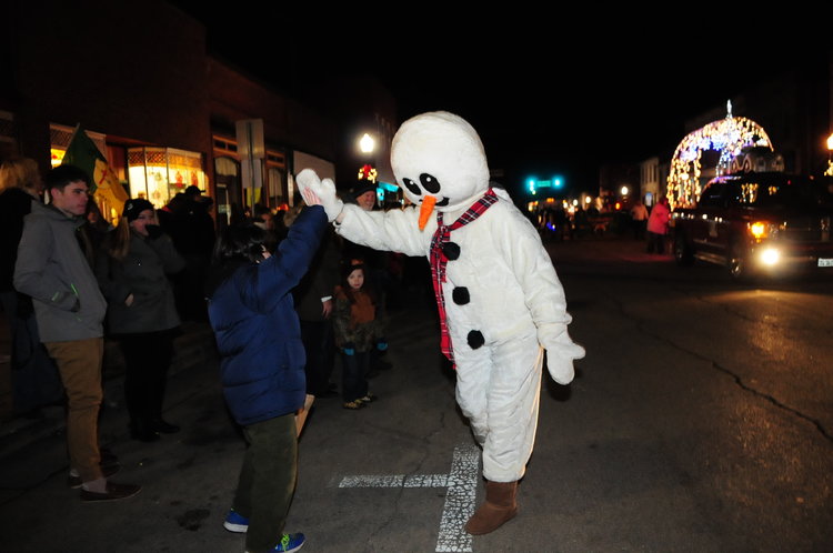 Chamber seeks entries for Christmas parade